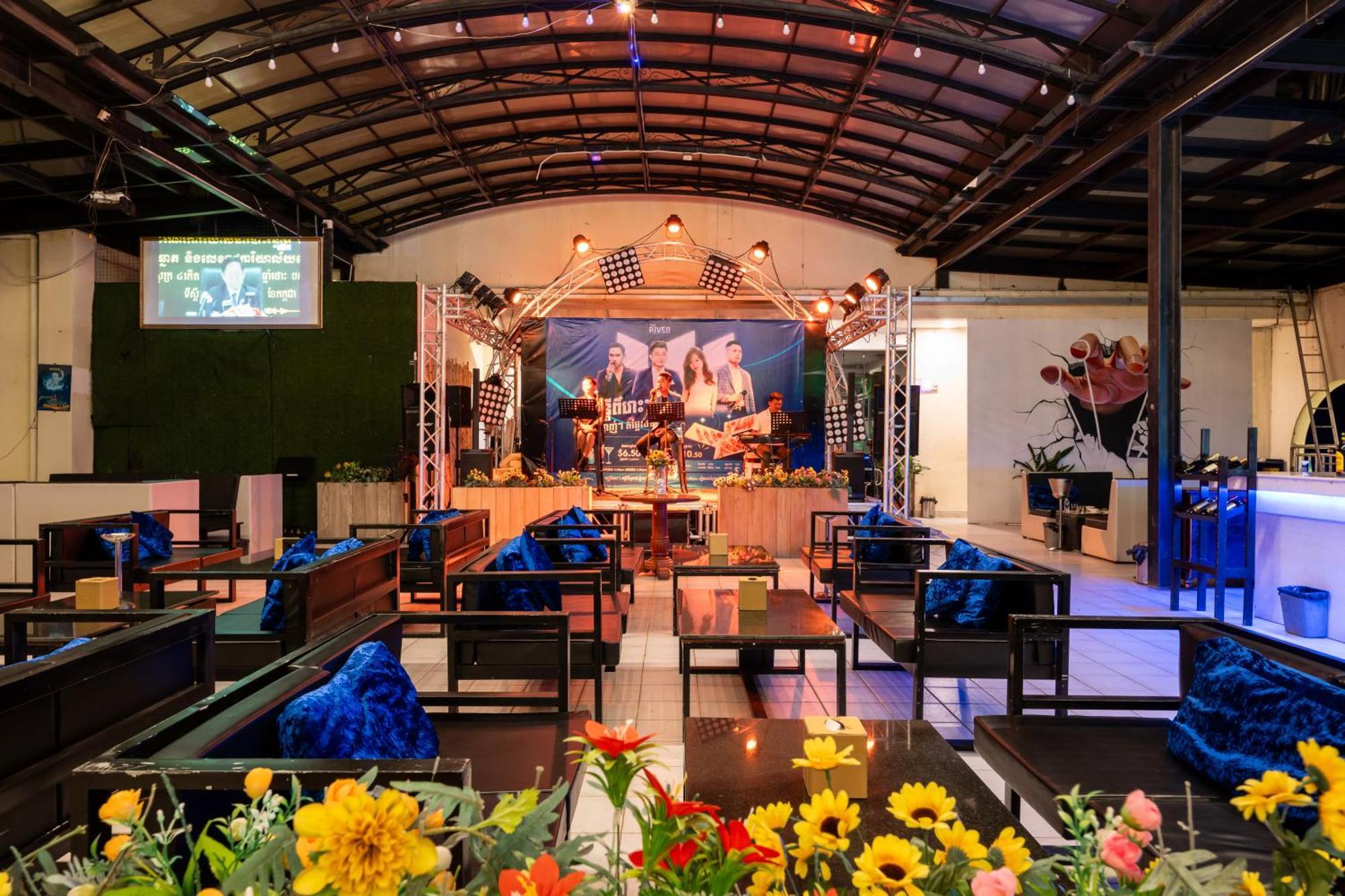 Lbn Asian Hotel Kampong Cham Luaran gambar