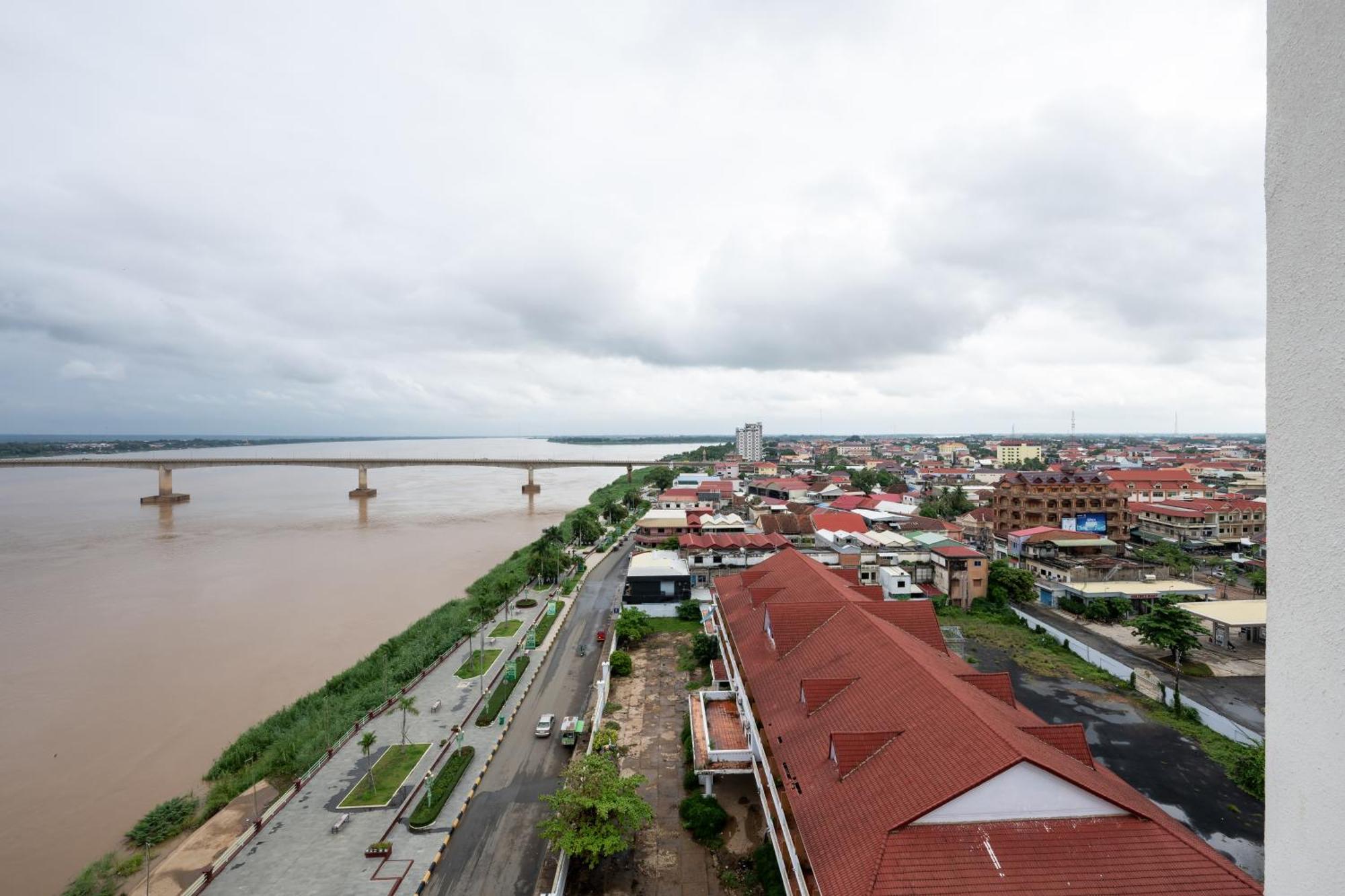 Lbn Asian Hotel Kampong Cham Luaran gambar