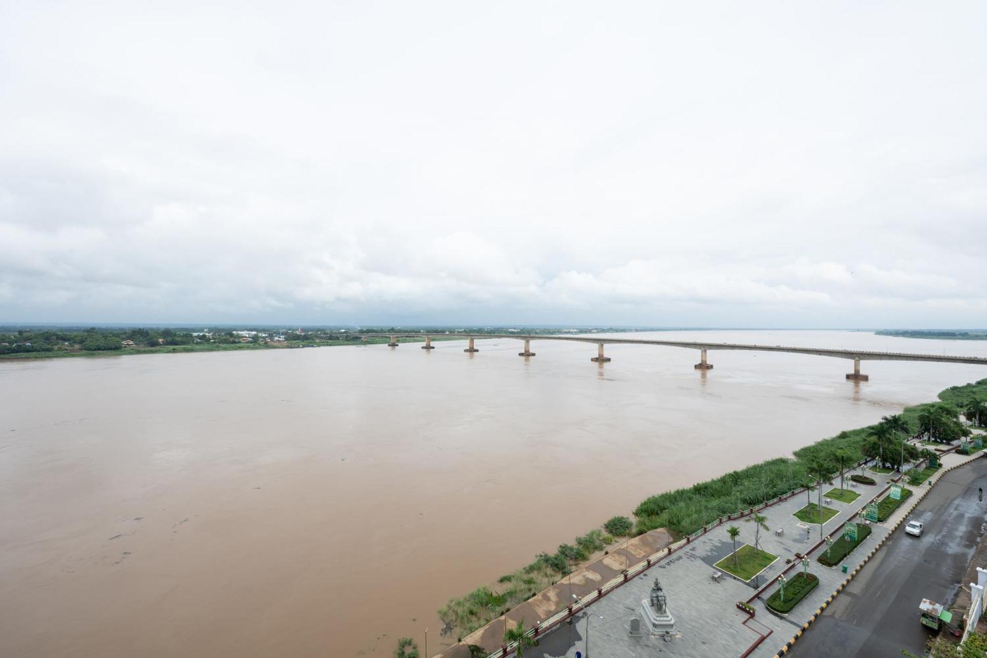 Lbn Asian Hotel Kampong Cham Luaran gambar