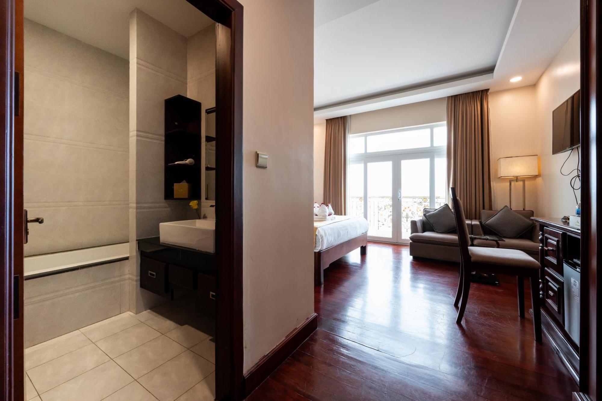 Lbn Asian Hotel Kampong Cham Luaran gambar